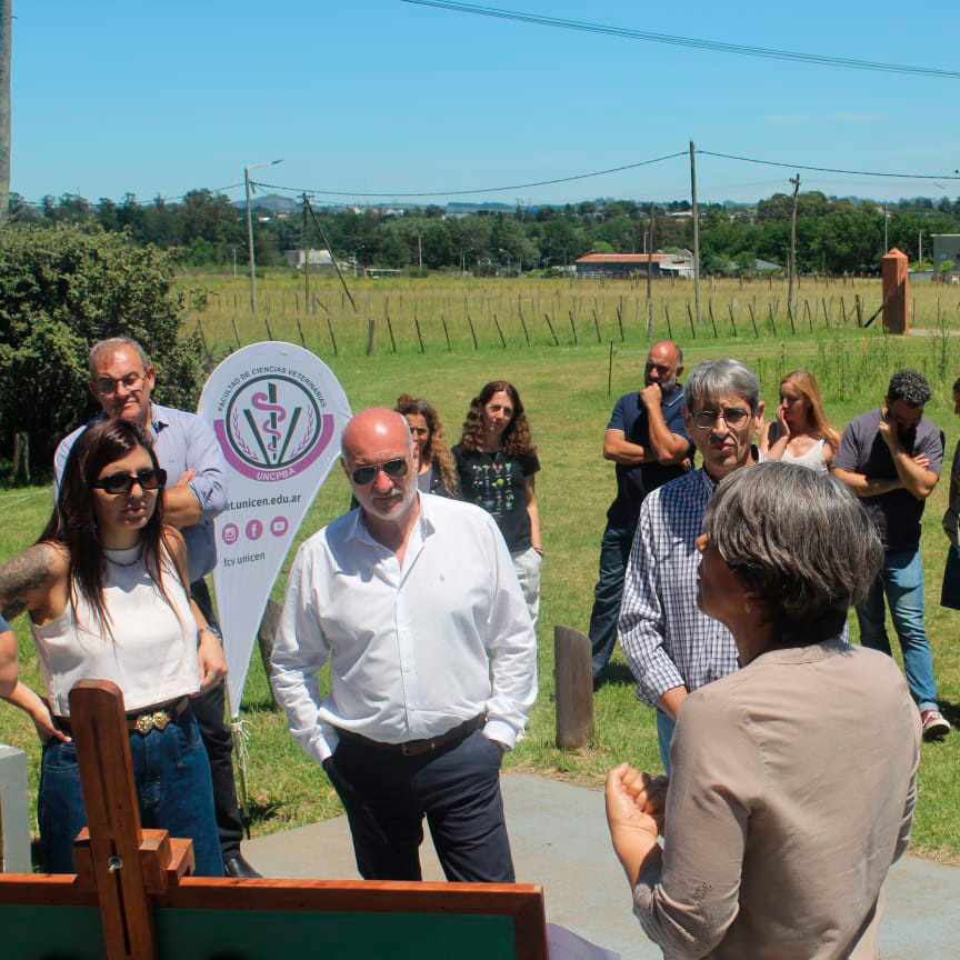 Autoridades del Ministerio de Ambiente de la Provincia de Buenos Aires visitan el Vivero de Nativas y Banco de Germoplasma de FCV